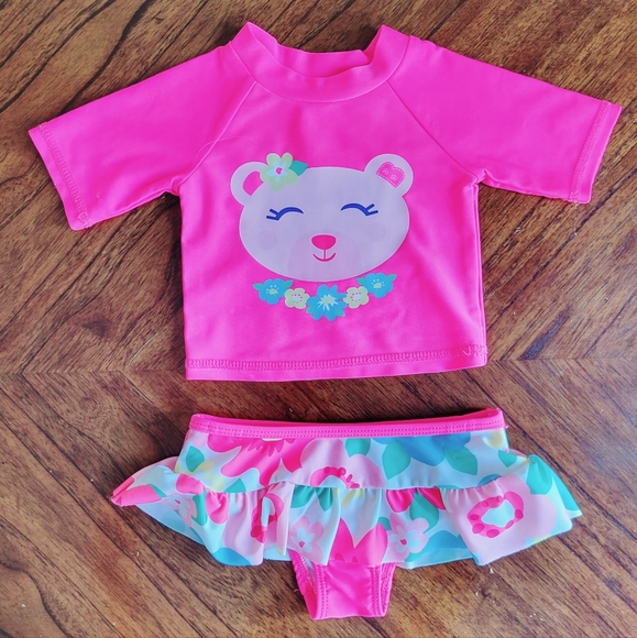 Infant Swimsuit!🐻💕Size 3-6 months! - Picture 1 of 2